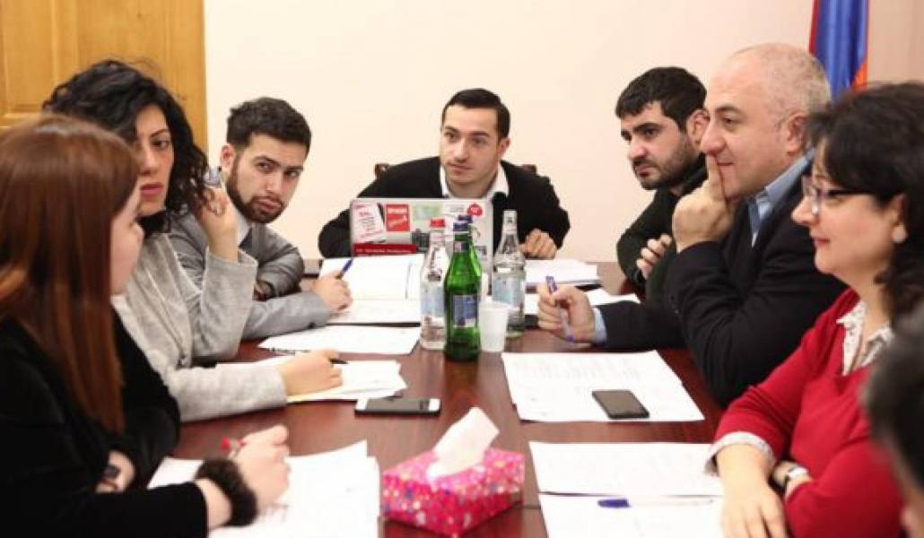 Azgayin-zhoghov-mkhitar-hayrapetyan-evranest-e1548442154125