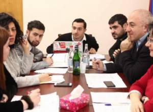 Մխիթար Հայրապետյան. «Հանդիպել եմ 6-րդ գումարման ԱԺ պատգամավոր Արմեն Աշոտյանի հետ»