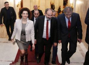 Никол Пашинян и Анна Акопян присутствовали на концерте, посвященном 150-летию Комитаса