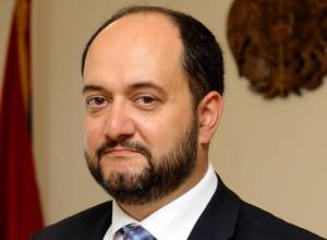 Арам Симонян лжет: Араик Арутюнян