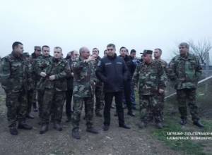 Артур Ванецян с Бако Саакяном посетили передовую