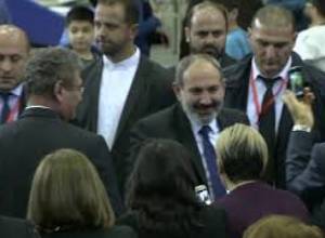 Նիկոլ Փաշինյանին Սպահանի հայ համայնքը դիմավորել է մեծ ոգևորությամբ