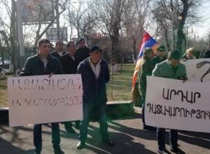 Ազատություն ապստամբներին. «Սասնա Ծռերի» աջակիցները դատարանի առաջ են