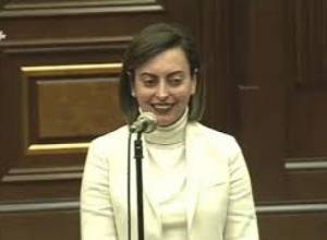 Ես կողմ եմ  իրավահավասարությանը, բայց կանայք երեխա ունենալու հատկություն ունեն. Լ. Նազարյան