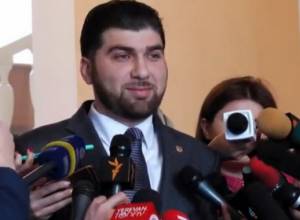 Դավիթ Սանասարյանը կդիմի դատարան
