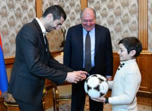 Henrikh Mkhitaryan and his little fan from Gyumri guests of President