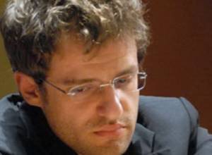 Левон Аронян сыграл вничью