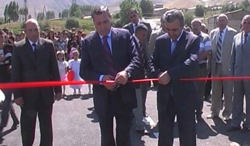 1f72bf6ef54bfce7baa31c5ffe9a5d8d