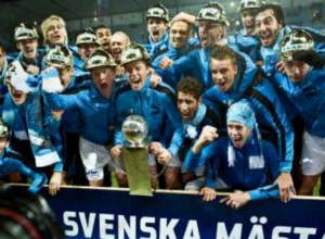 Чемпион вернул кубок