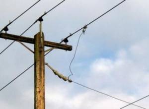 Снег оборвал провода