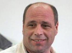 Он продолжает заманивать соотечественников