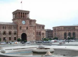 Фонтаны станут экранами