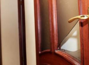 Ребенок оказался один, в запертой квартире