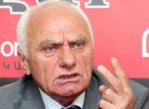 «Олигархи - жмоты»