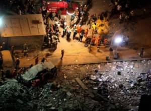 Обрушились два высотных дома