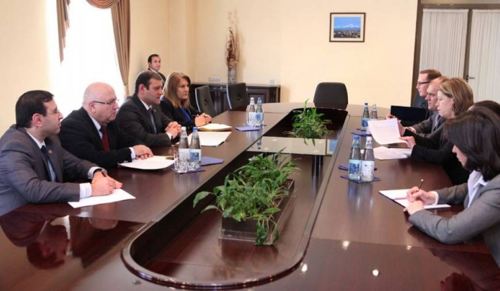 5af7e0688c9cc501c3801600fe4398fa