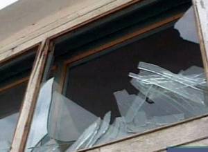 Полицейский выбросился в 4-го этажа