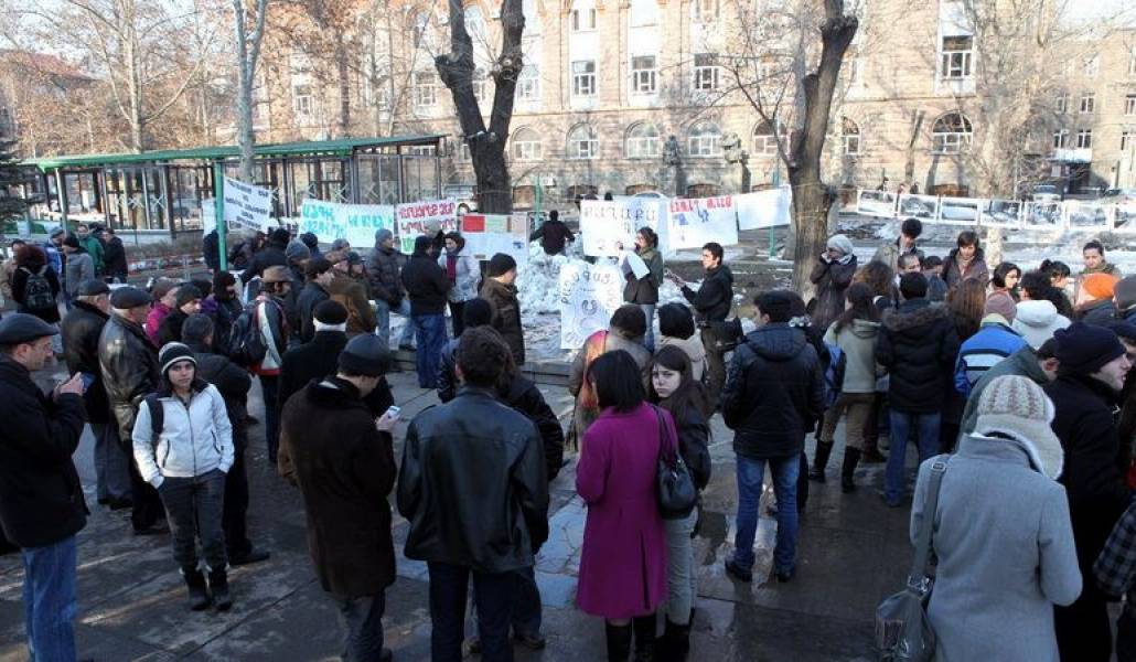 ade28af77050433598091bde4e0d2a46