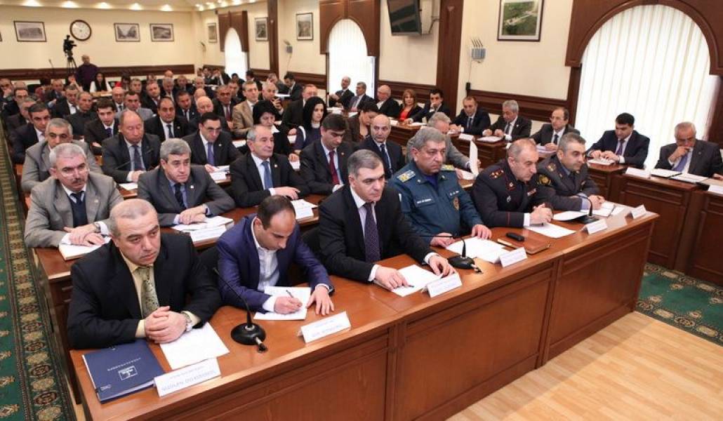 d240aa598c70b7a7e5ca34f170c57173