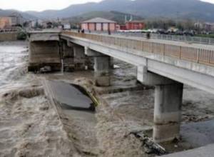 В Турции рухнул мост