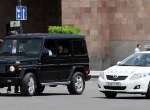 «Главу полиции не били»