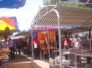 Люди не искусство приходят покупать