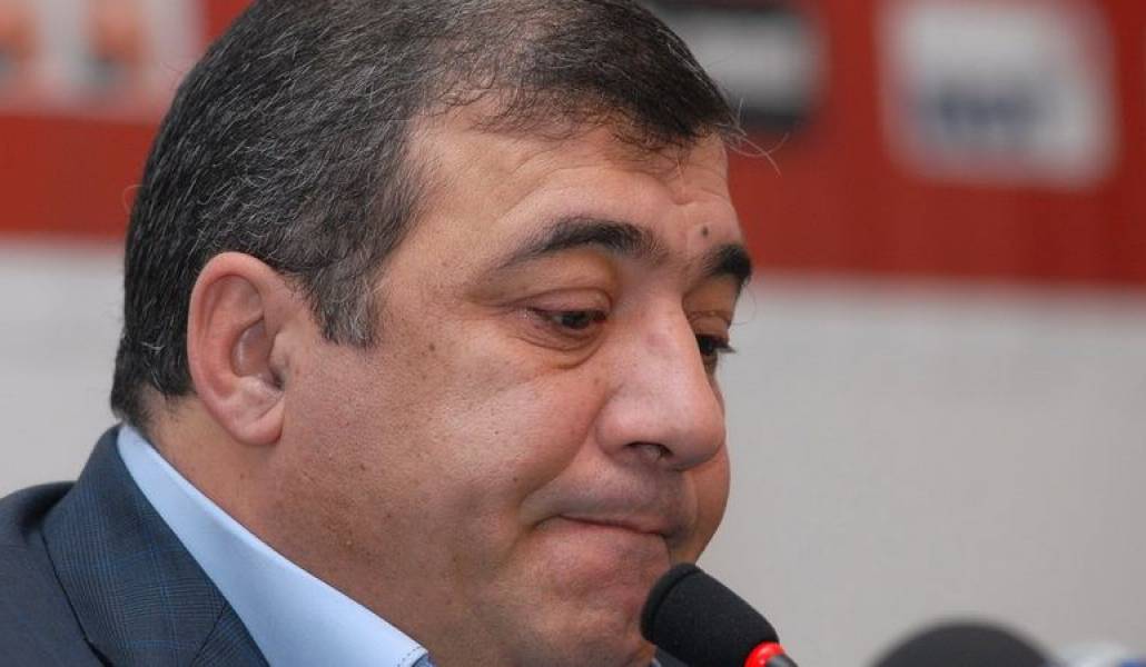 3744c404800db667704725f3d185f9e9