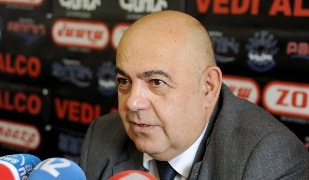 9fb153ec7c894b0e7686343107ed32e4