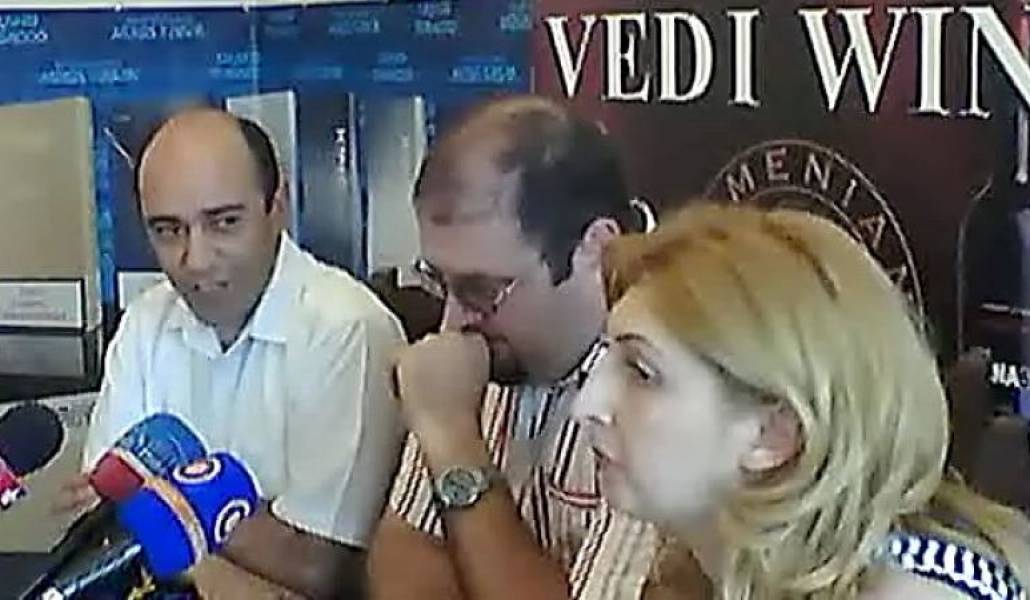 4182cf3153d2dd8646f0cc4770e7c96b