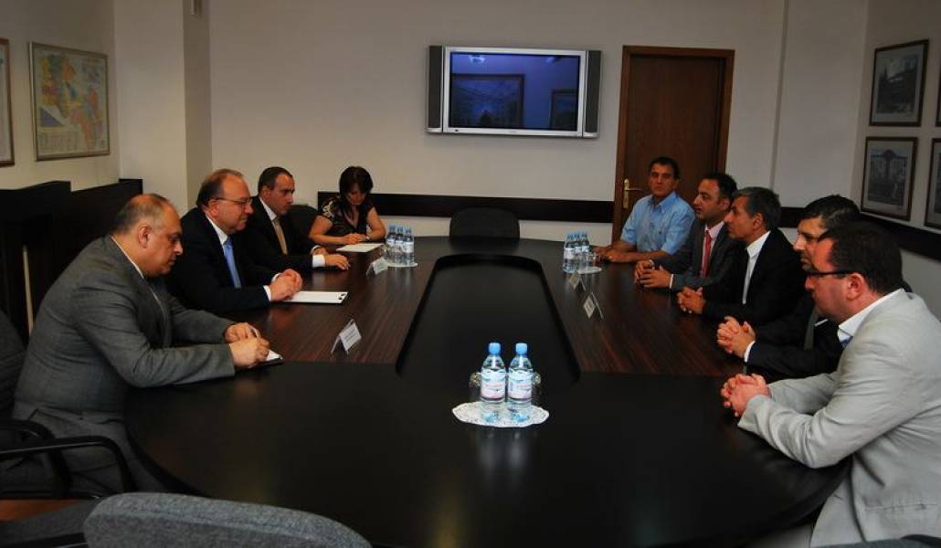 3221412d8c9addde3d90acf54a9b1383