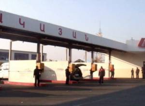 Сгорел автомобиль на газозаправочной станции