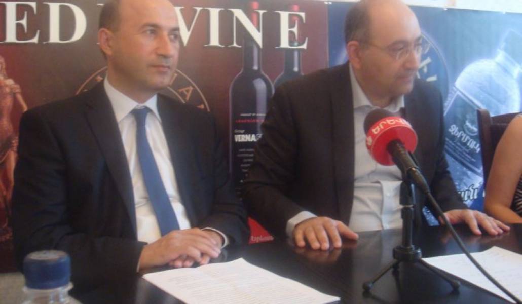 881e65d40e74fec95c59ea44efb5c851