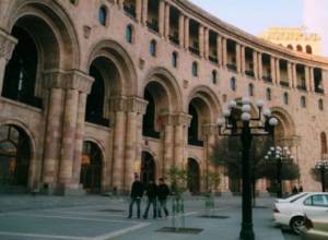 "Мы все станем слугами"