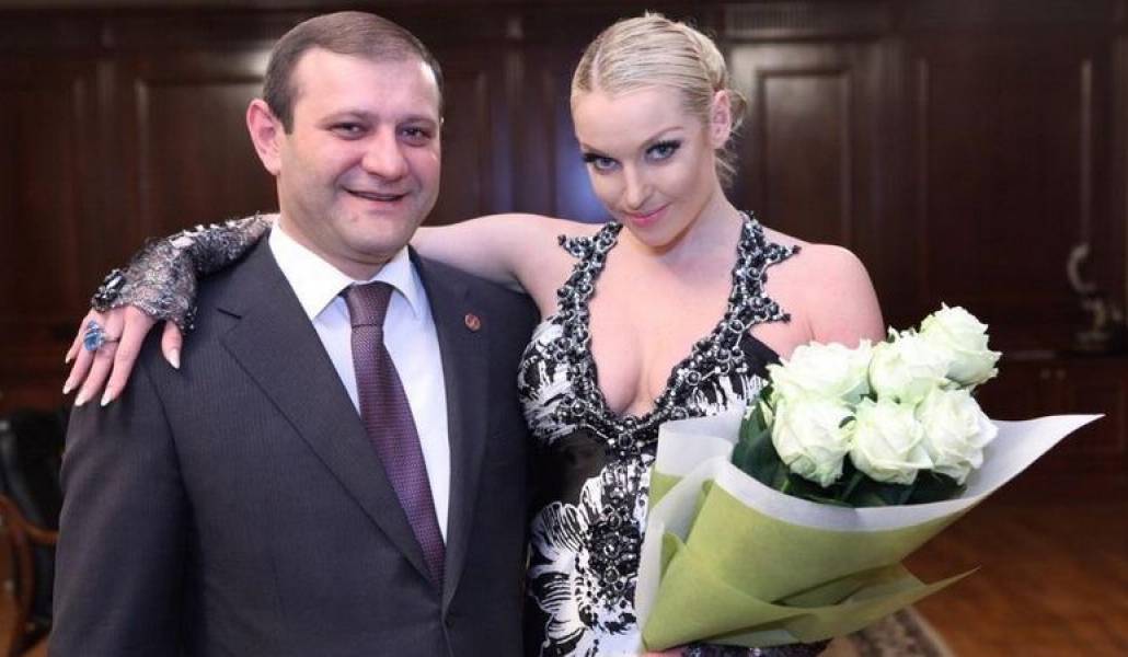 a83b78a393fd6d893e579da0aadd12ab