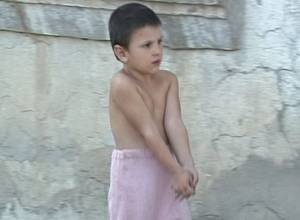 Четверо детей, голодные и больные