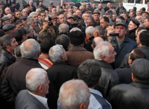 Вмешательство Сержа Саргсяна плодов не дает