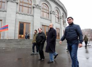 Раффи Ованнисян придет в 12 часов