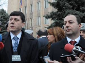 Митинги продолжатся