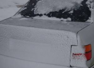 В снегу застряло 7 автомобилей