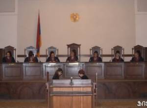 Началось заседание КС