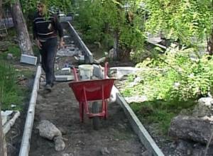 Странный подарок: бетон вместо зелени