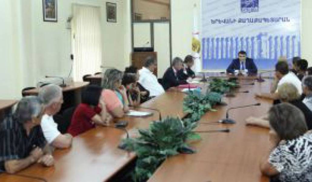 f4e2eac8af3e292f1d8627ad7d456749