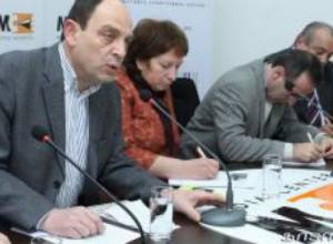 Давление на журналистов увеличилось