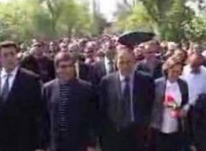 Opposition marches to Tsitsernakaberd