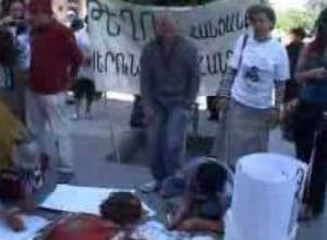 29.05.08 Protest action near RA government