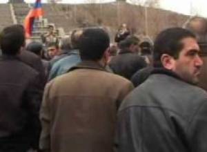 Գյումրիում ցույց էին անում տաքսու վարորդները
