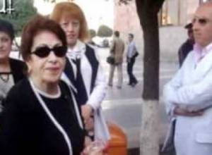 Կրկին կառավարության մոտ ակցիա էր