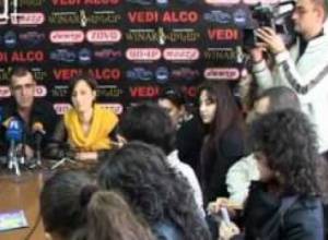 Պարզաբանում է Վանյանը