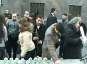 Ակցիա դեսպանատան մոտ