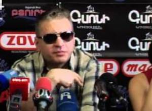 Վահրամ Սահակյանը բեմադրել էր